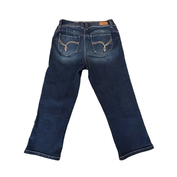 Wanna Better Butt by YMI 7/28 blue distressed ripped capris jeans‎ - Picture 2 of 7